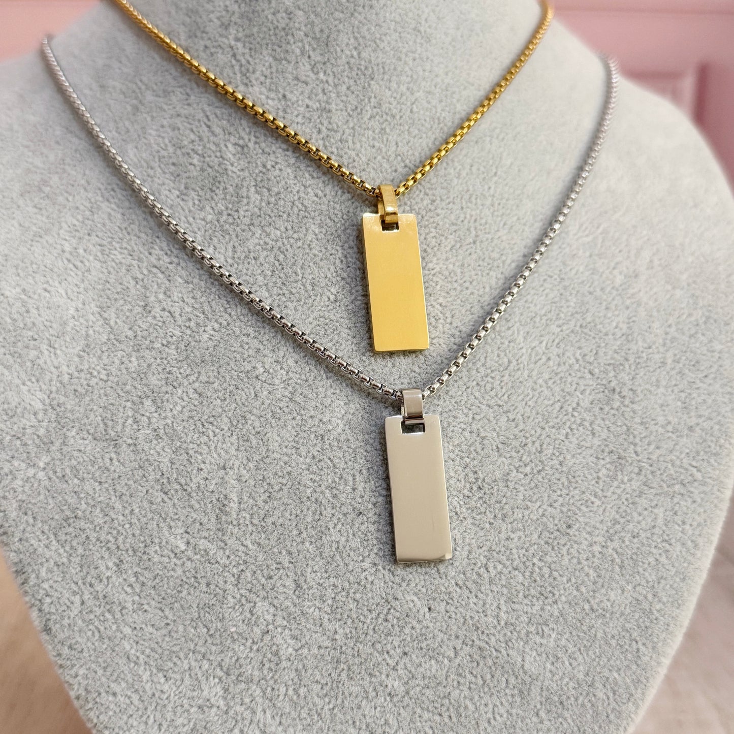 Collar placa rectangular