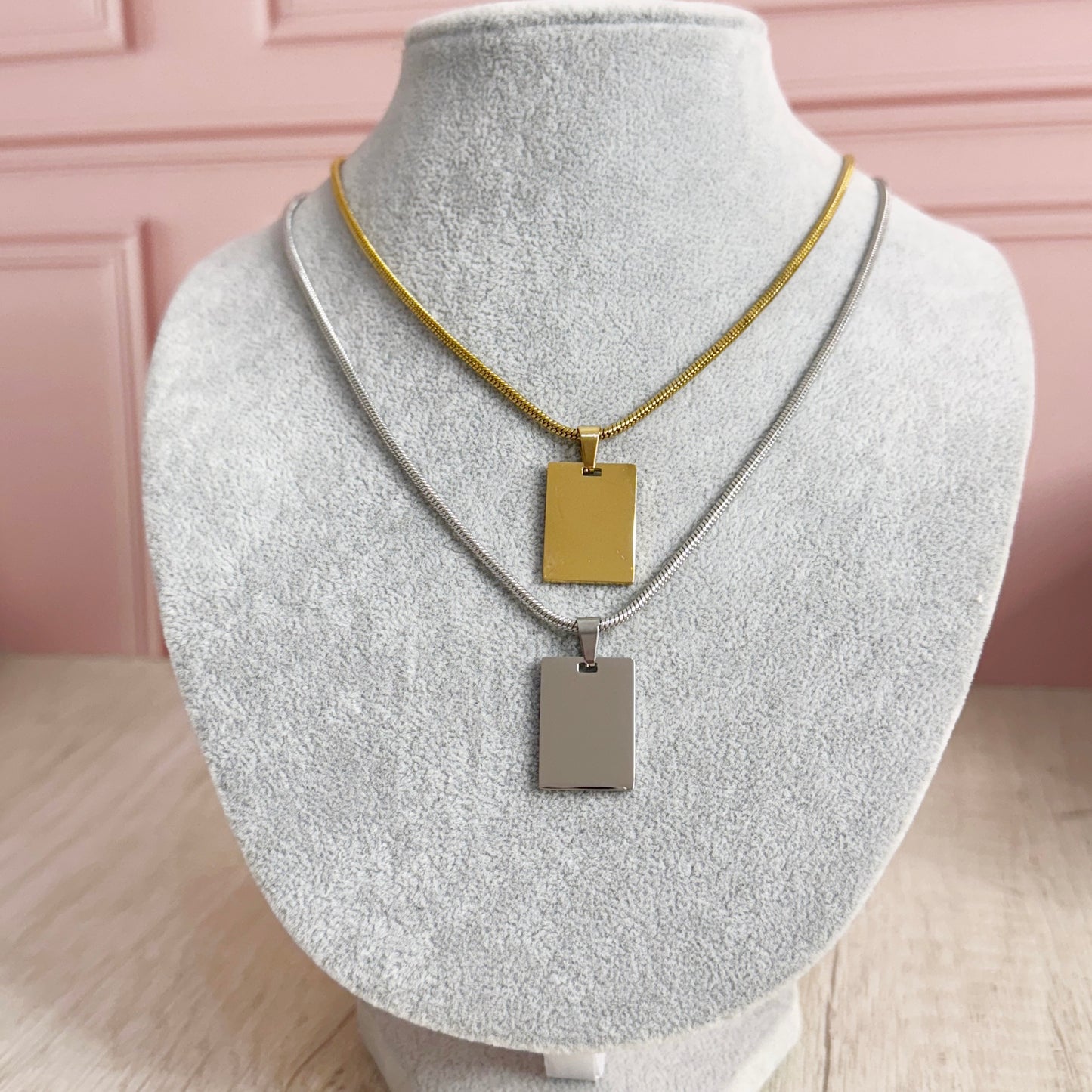 Collar cuadrado