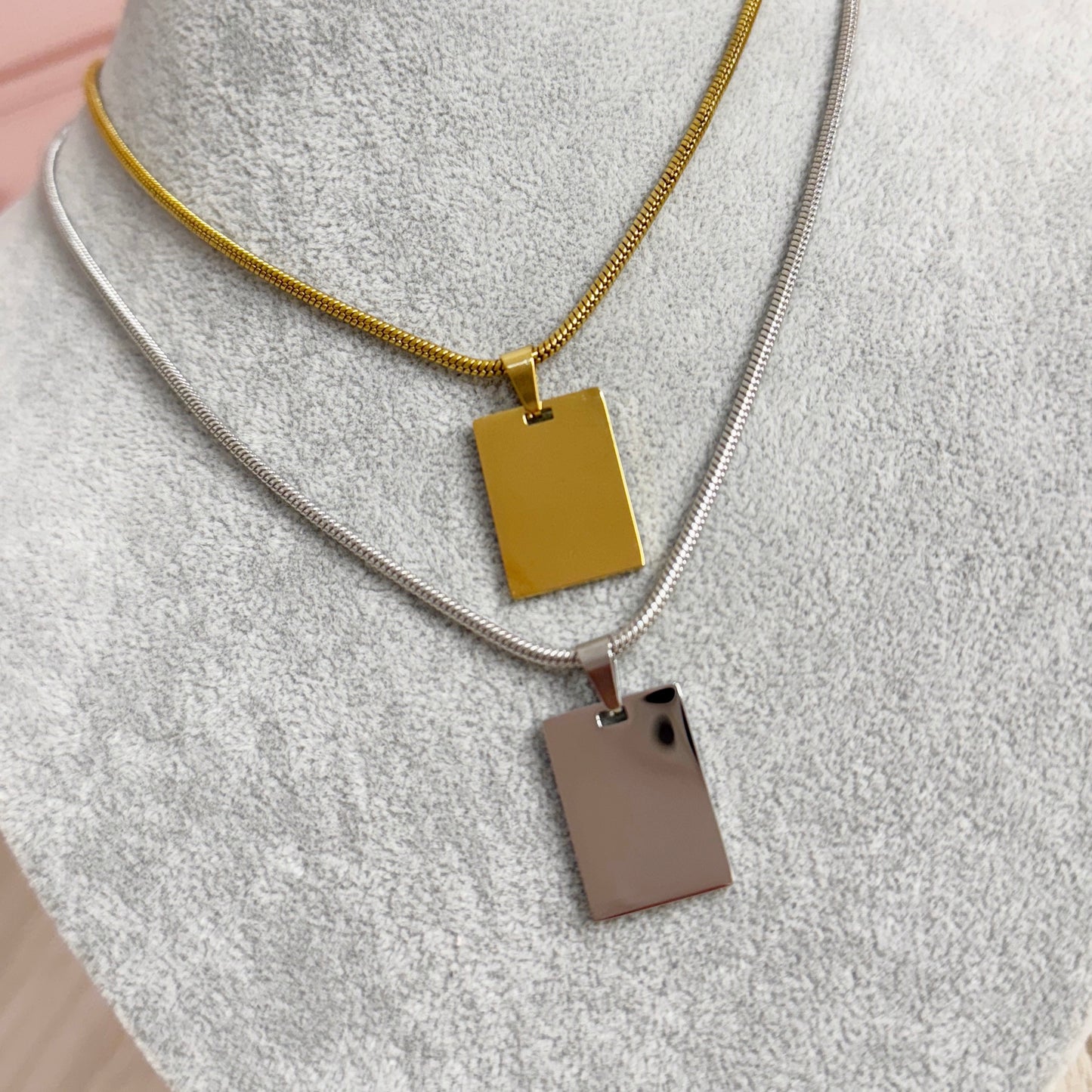 Collar cuadrado