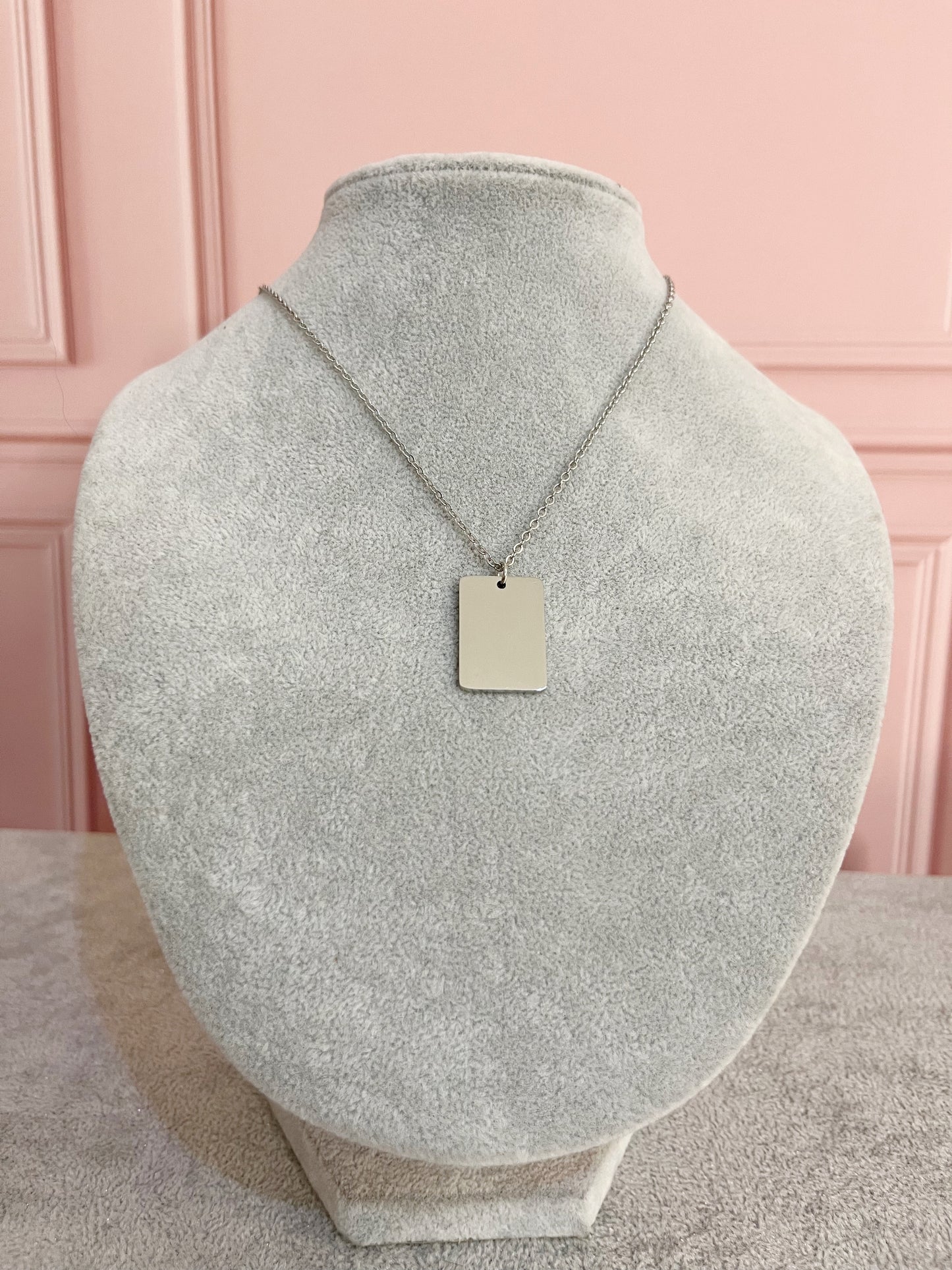 Collar placa cuadro