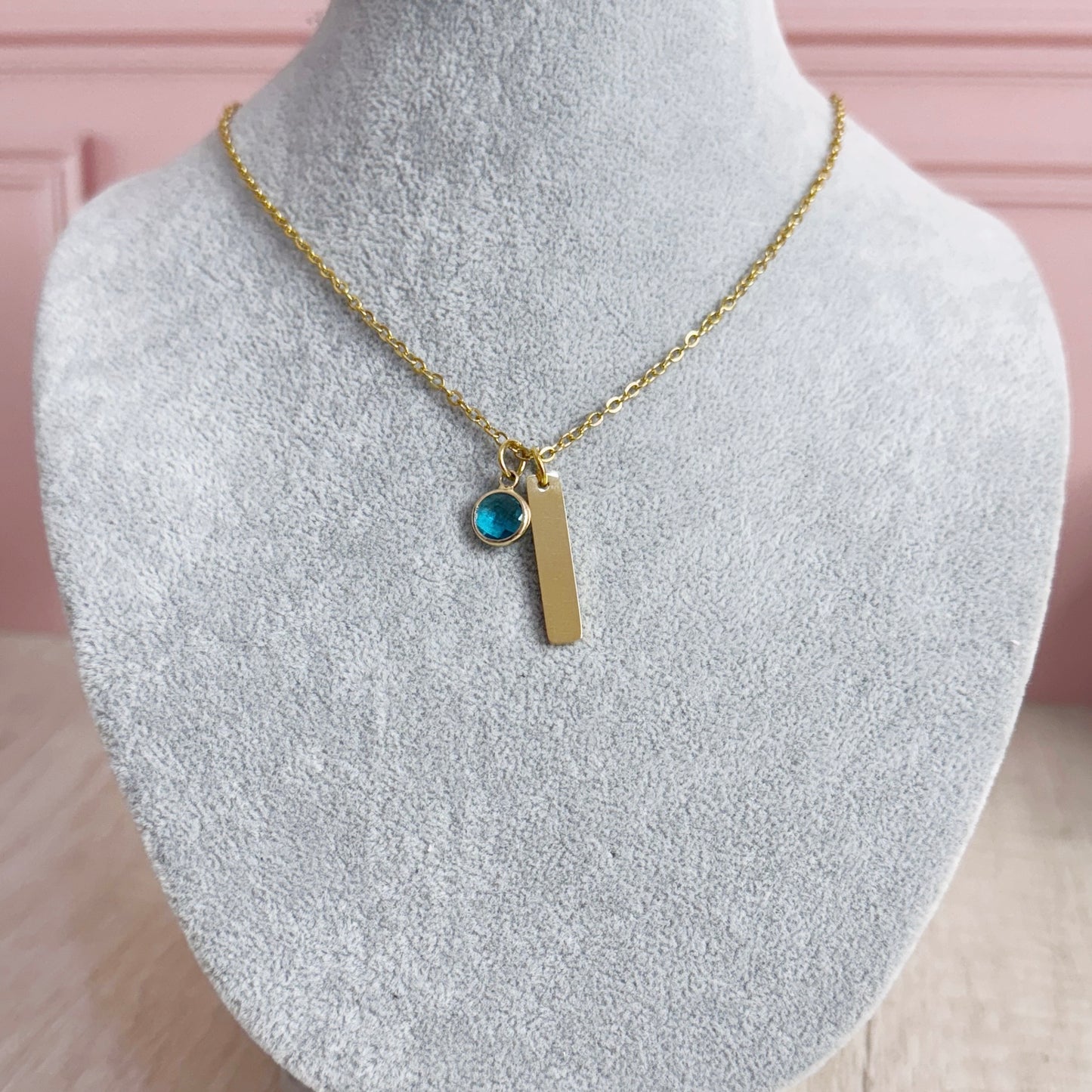 Collar rectangular con cristal