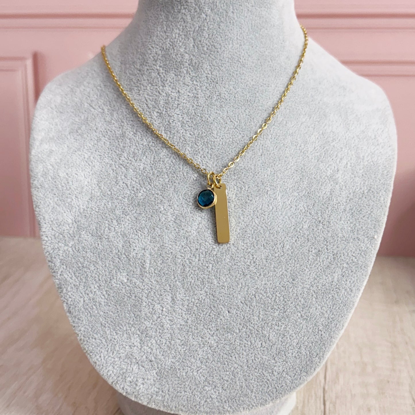 Collar rectangular con cristal