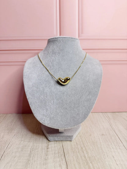 Collar corazón puff